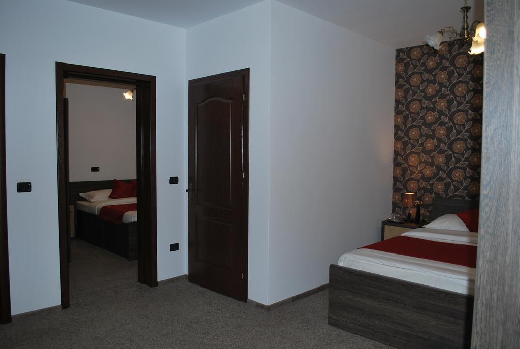 Harmonie Radauti Hostel Room photo