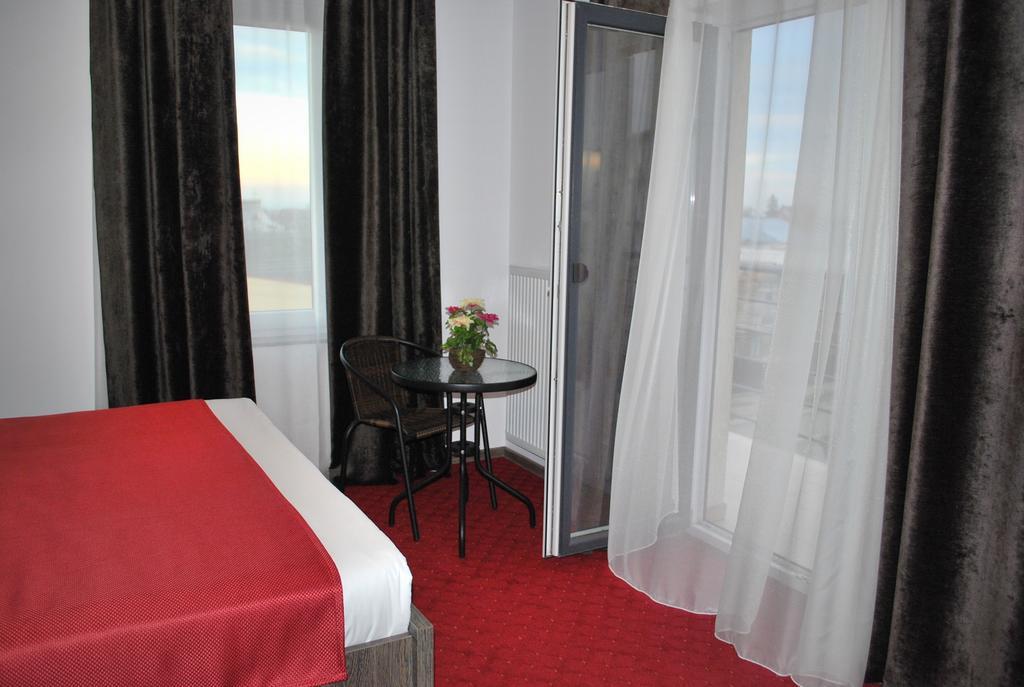 Harmonie Radauti Hostel Room photo